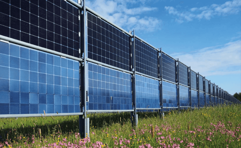 Ombrières photovoltaïques installées au-dessus d’un parking